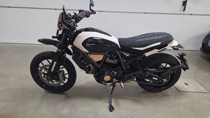 WhatsApp Image 2025-12-01 at 6.13.57 PM